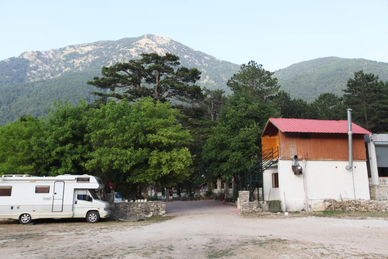 Hamiti Camping Center Dukat Екстериор снимка